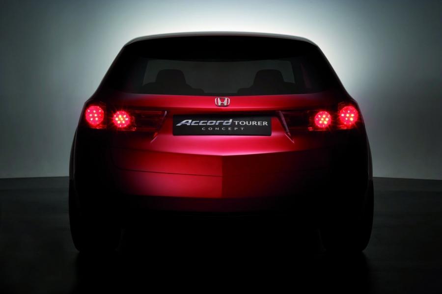  Honda Accord Tourer Concept 2007 года  (фото 18 из 24)